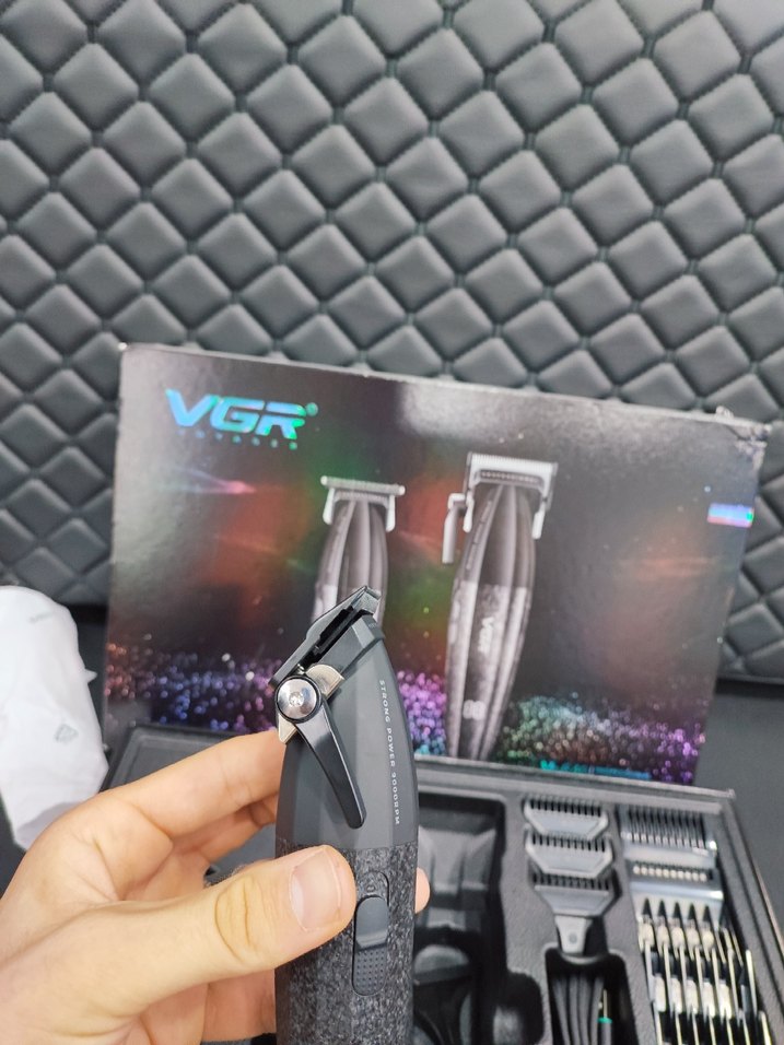 VGR v-640 Siyah Profesyonel Saç ve Sakal Kesme Seti - Görsel 3