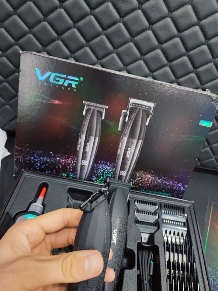 VGR v-640 Siyah Profesyonel Saç ve Sakal Kesme Seti - Görsel 2