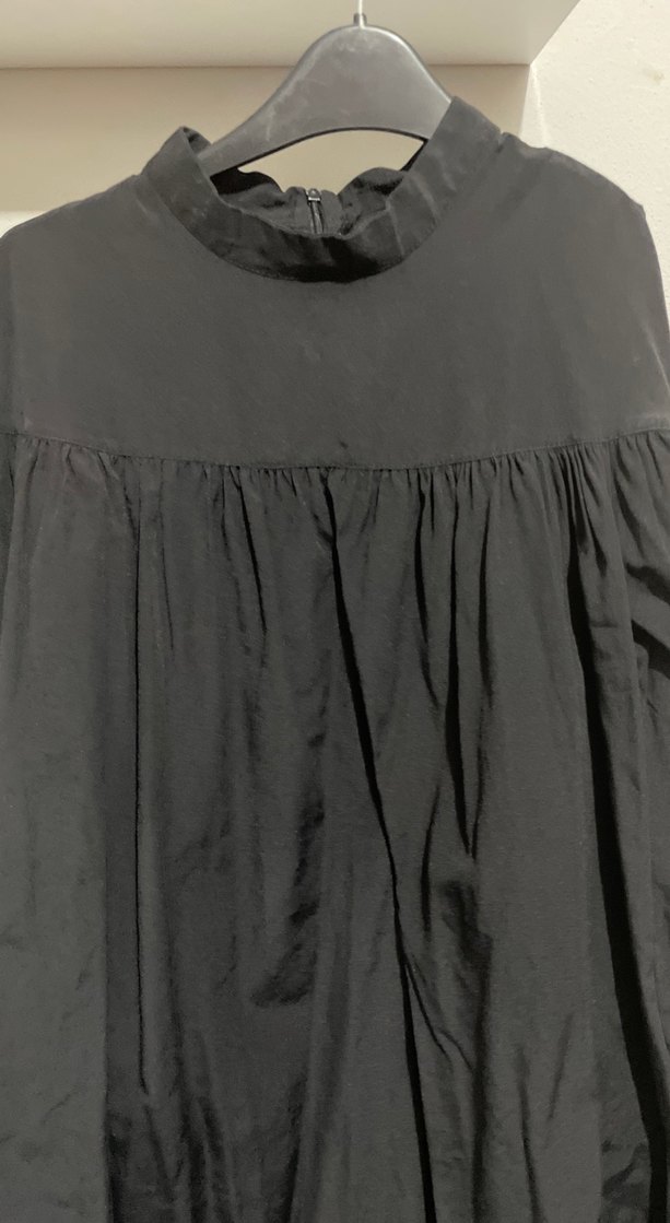 Uzun Kollu Siyah Fırfırlı Keten Bluz - Görsel 2