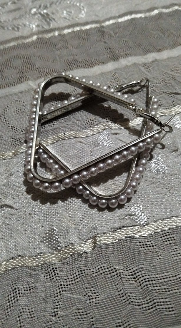 İnci Boncuklu Beyaz Avant-Garde Küpe - Görsel 2