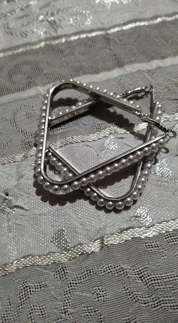 İnci Boncuklu Beyaz Avant-Garde Küpe - Görsel 3