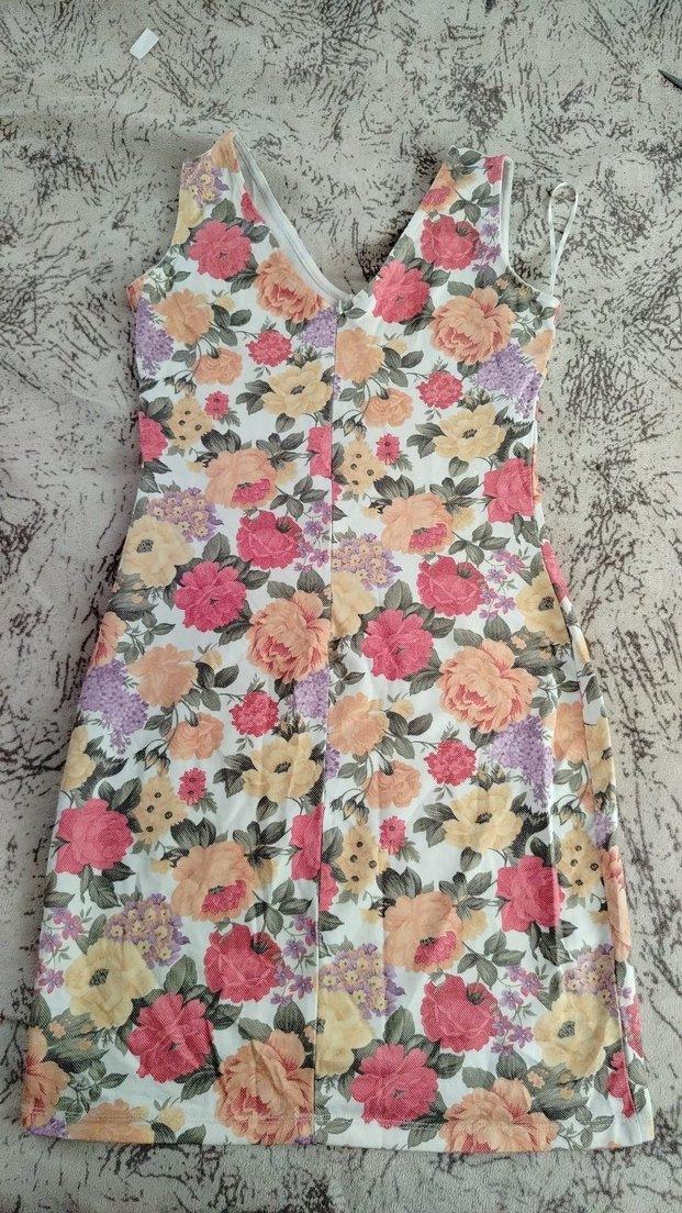 Pastel Çiçekli V Yaka Yazlık Elbise — görsel 2/3