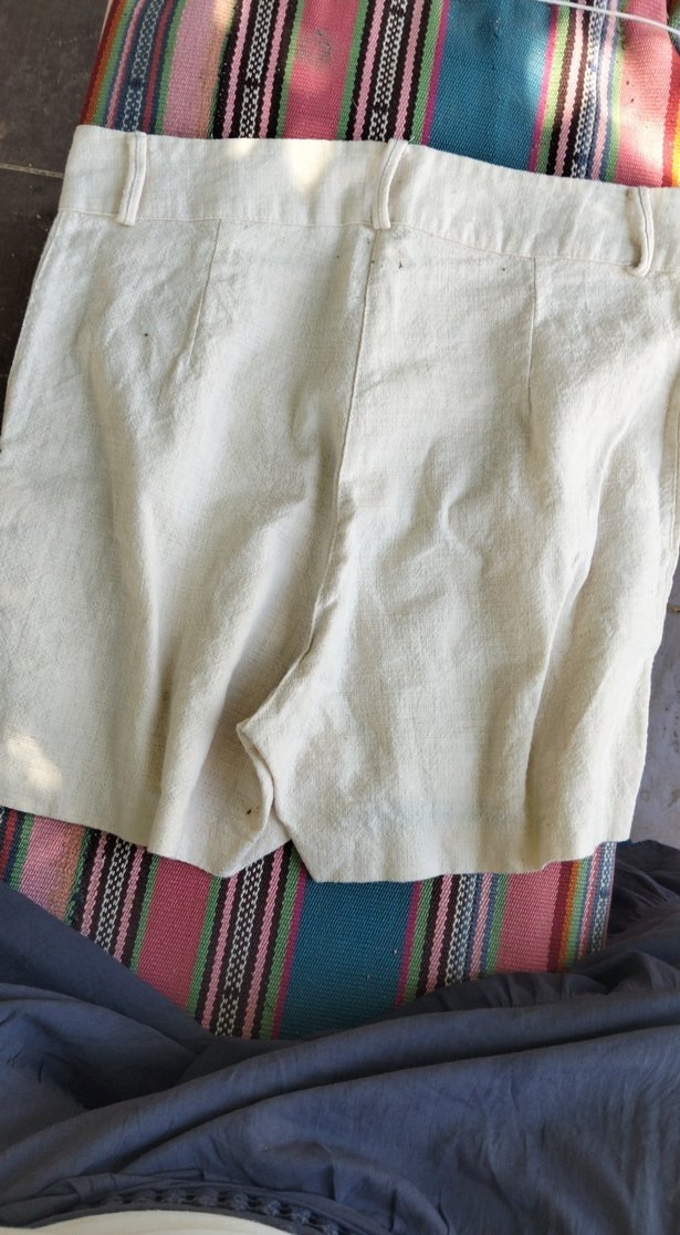 Düğmeli Beyaz Keten Mini Kadın Şort - Görsel 3