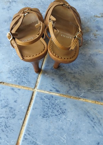 Bej Deri Kadın Dolgu Topuklu Sandalet - Görsel 3