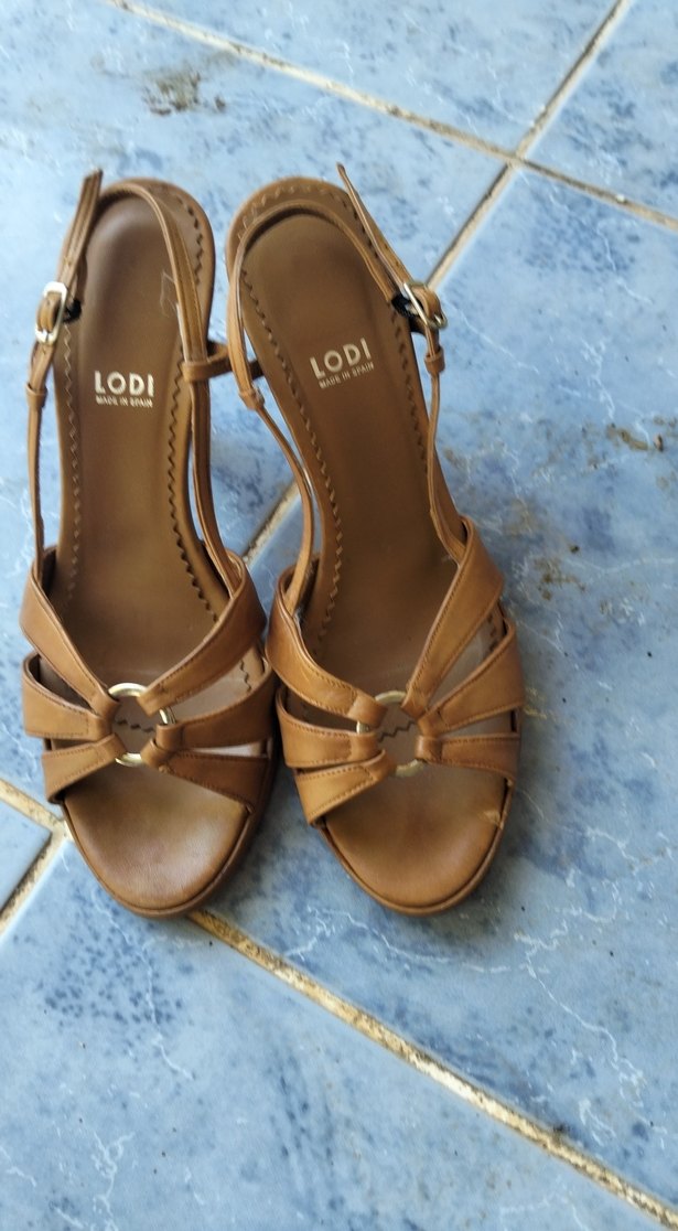 Bej Deri Kadın Dolgu Topuklu Sandalet - Görsel 2