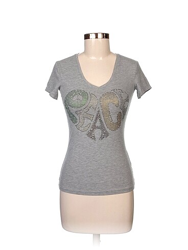 Home Store T-shirt %70 İndirimli.