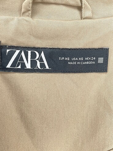 xs Beden çeşitli Renk Zara Trenchcoat %70 İndirimli.