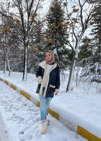 40 Beden Kadın Siyah Kürklü Deri Kaban