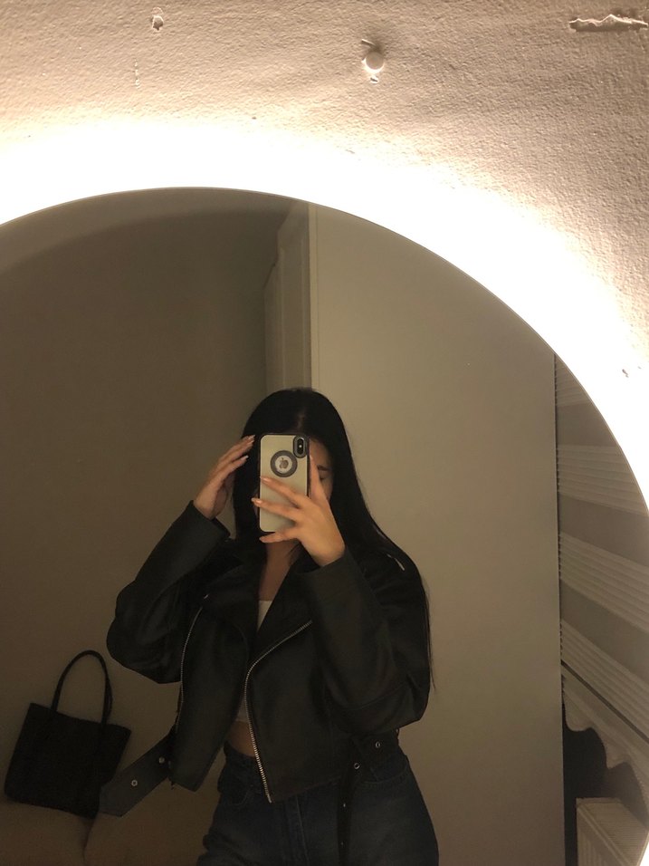 Siyah Deri Kadın Ceket, Yüksek Yaka, Uzun Kollu - Görsel 3