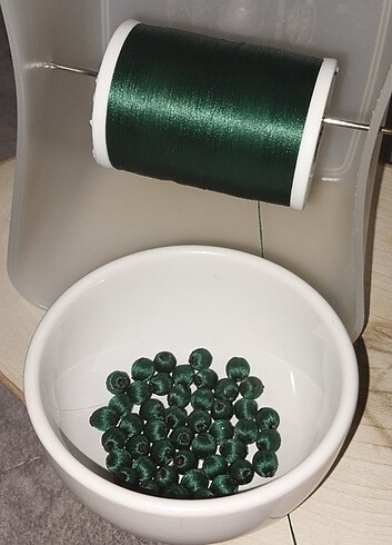 Zümrüt yeşili kiraz boncugu
