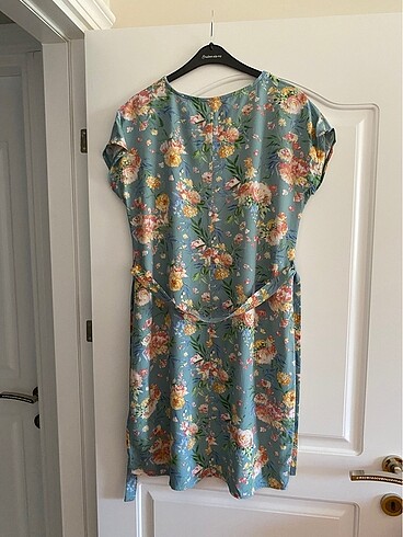 LC Waikiki LC waıkıkı GRACE marka , 38 beden , çiçek desenli elbise