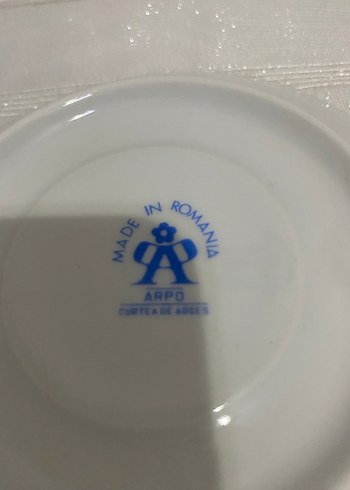 Vintega üç tane nescafe fincanı ve tabağı - Görsel 3