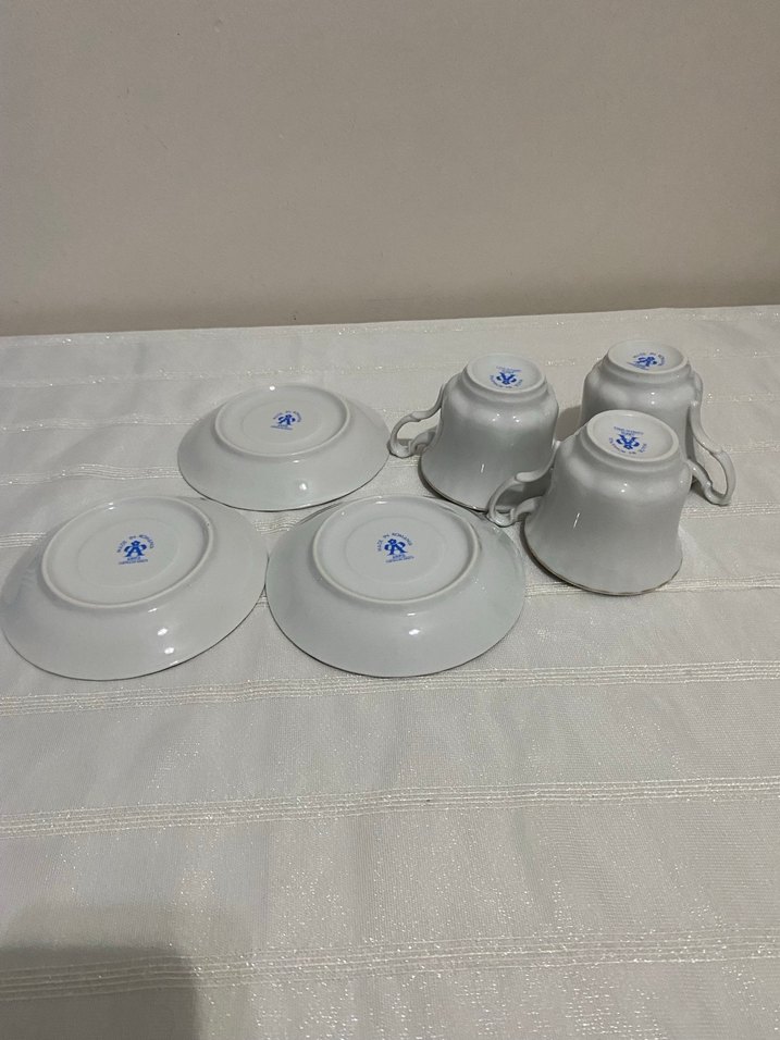 Vintega üç tane nescafe fincanı ve tabağı - Görsel 2