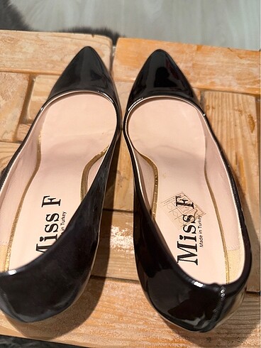 38 Beden stiletto bir kere giyildi