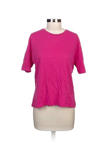 Dilvin T-shirt %70 İndirimli.