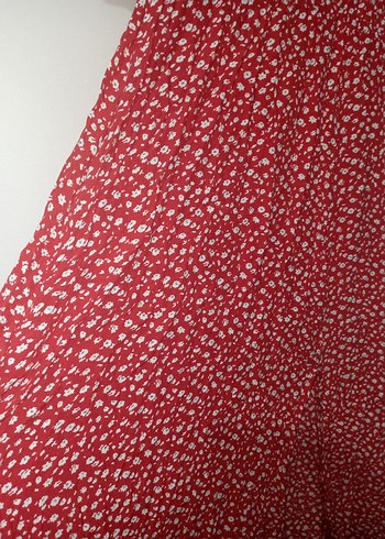 V Yaka Kırmızı Desenli Uzun Elbise - Görsel 3