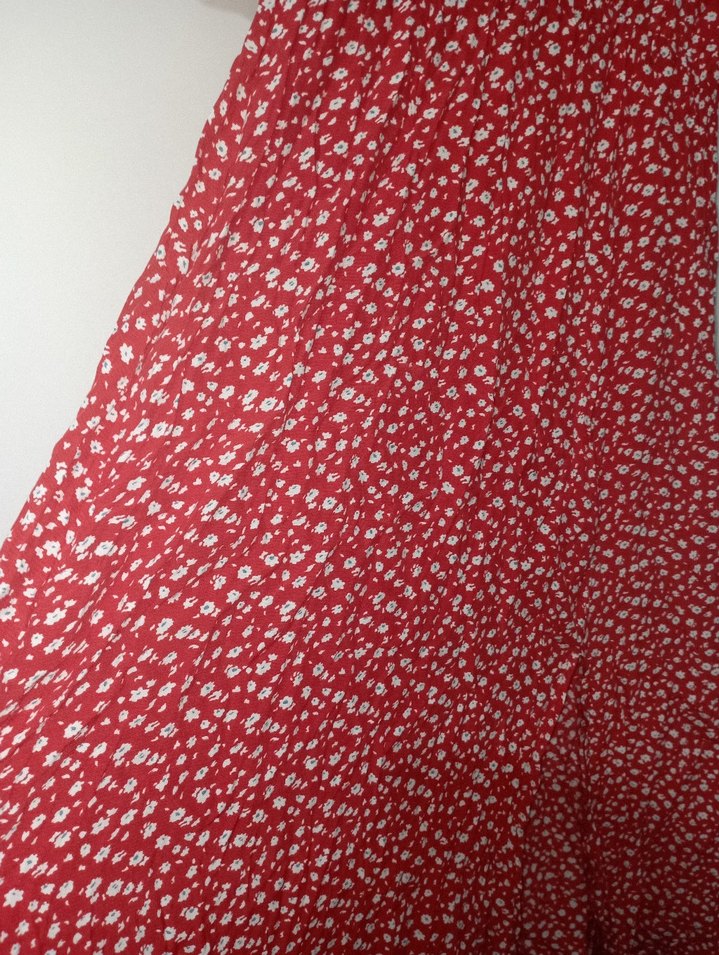 V Yaka Kırmızı Desenli Uzun Elbise - Görsel 3