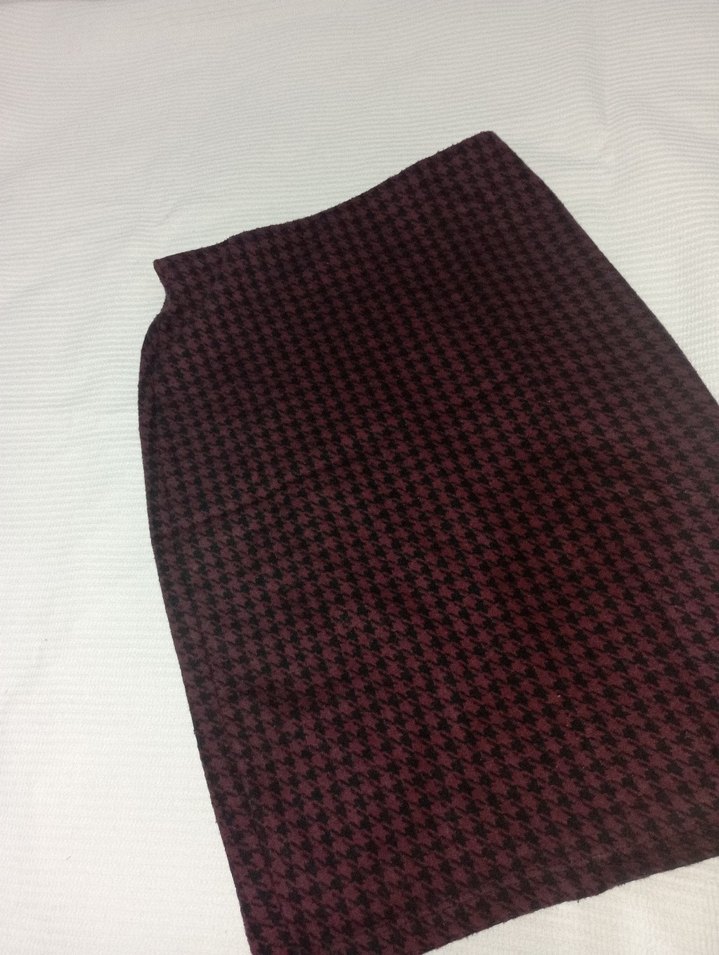 Bordo ekose desen mini Kadın Etek - Görsel 2