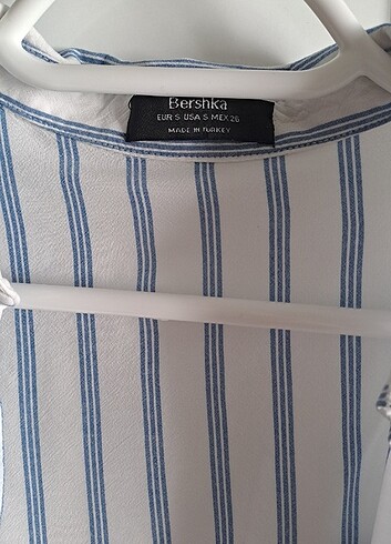 s Beden Bershka Crop Gömlek