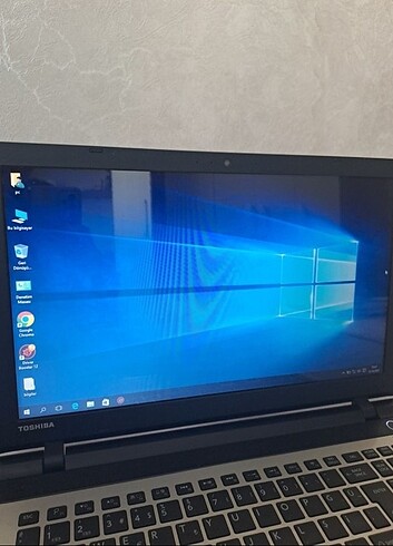 Beden Renk Toshiba 8GB RAM-256 SSD dizüstü bilgisayar