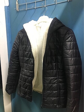 İçi peluş kürklü şişme mont