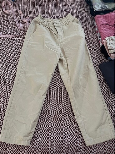 krem mom jeans