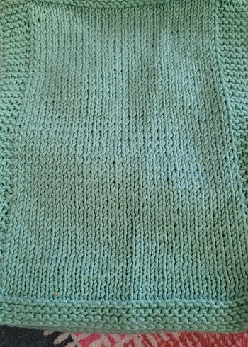 Yeşil Nakışlı Örgü bebek yeleği - Görsel 2