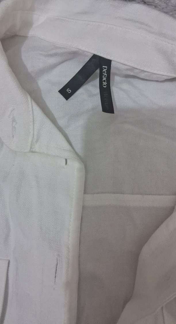 Düğmeli Beyaz Keten Gömlek Sıfırdır. - Görsel 3