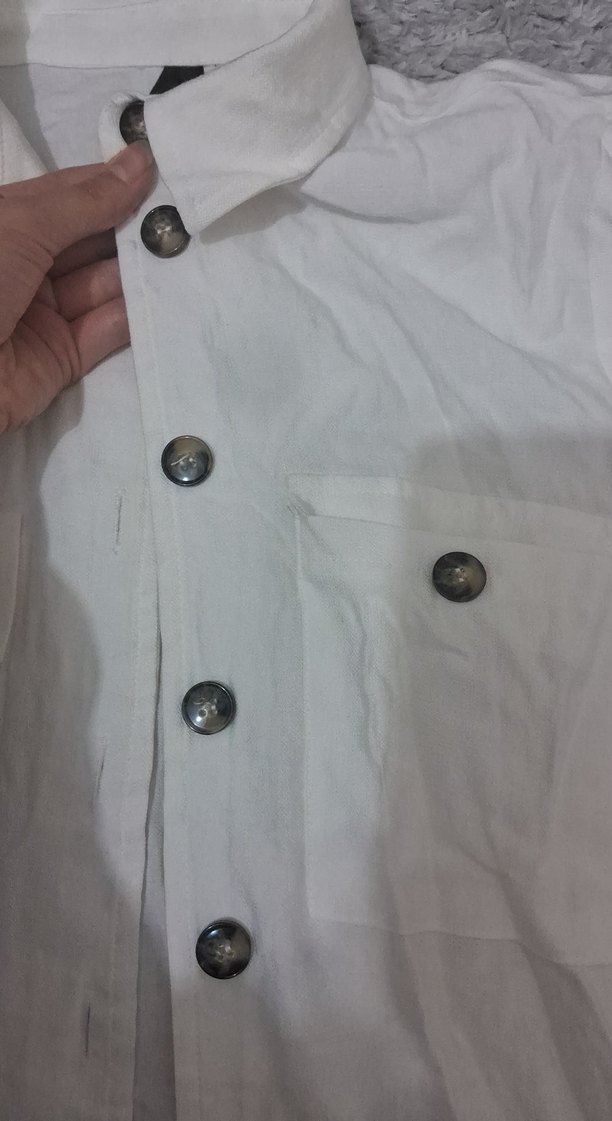 Düğmeli Beyaz Keten Gömlek Sıfırdır. - Görsel 2