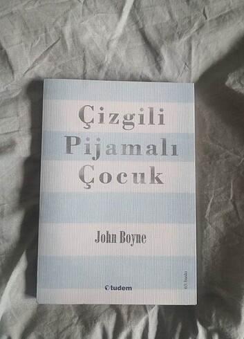 Çizgili Pijamalı Çocuk