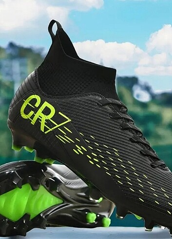 CR7 SİYAH KRAMPON HER ÇEŞİT NUMARA VARDIR!!