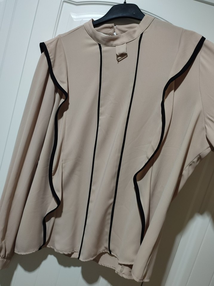 Bej Düğmeli Uzun Kollu Kadın Gömlek - Görsel 4