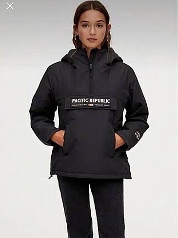 Pull and Bear P&B kanguru mont