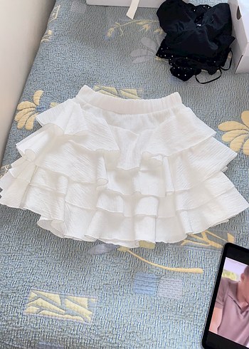 Beyaz Fırfırlı İşlemeli Mini Etek - Görsel 2