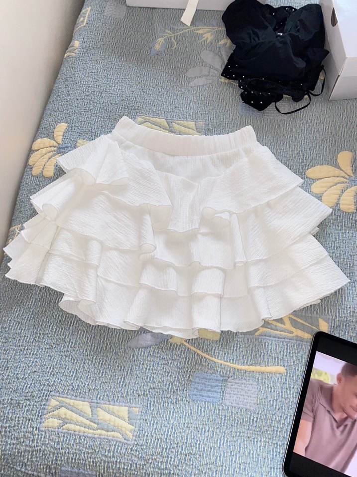 Beyaz Fırfırlı İşlemeli Mini Etek - Görsel 2