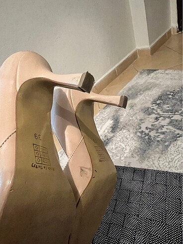 39 Beden ten rengi Renk Marjin pudra stiletto