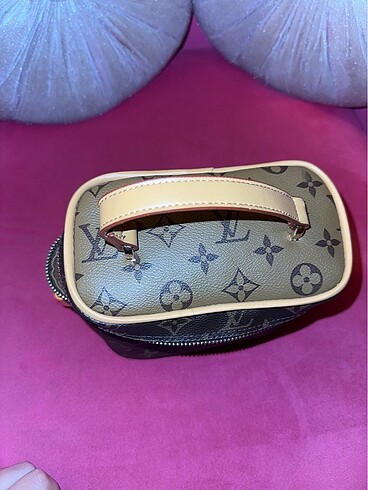 Louis Vuitton Louis Vuitton çanta(makyaj yada el çantası)Orjinal değil