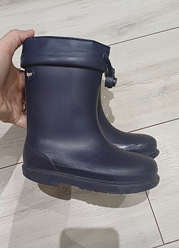 29 Beden lacivert Renk Igor yağmur çizmesi.