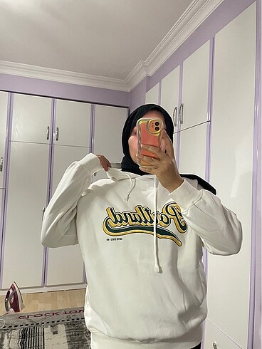 Sweatshirt