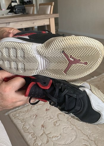 Kırmızı Desenli Nike Jordan Basketbol Ayakkabısı - Görsel 4