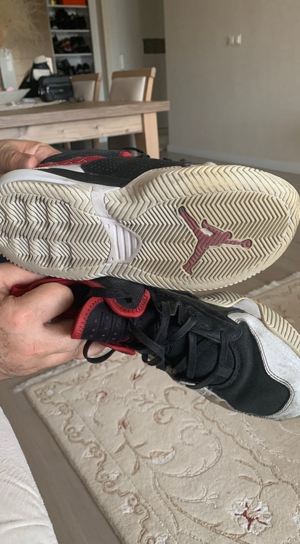 Kırmızı Desenli Nike Jordan Basketbol Ayakkabısı - Görsel 4