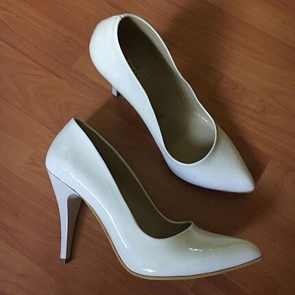 Krem rengi rugan stiletto