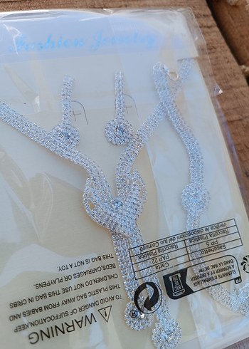 Beden beyaz Renk Beyaz İşlemeli Payetli Kadın Takı Seti