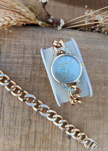 Swatch Zincir Detaylı Parlak Altın Kadın Saati