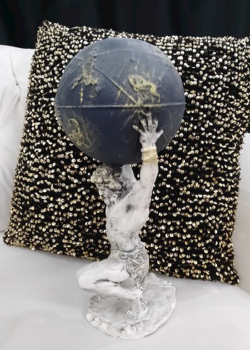 American Vintage atlas heykeli biblo