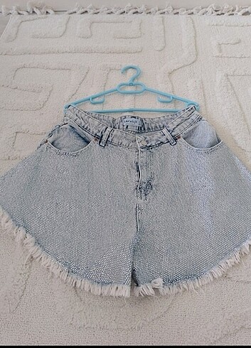 Zara Taşlı kot şort jean