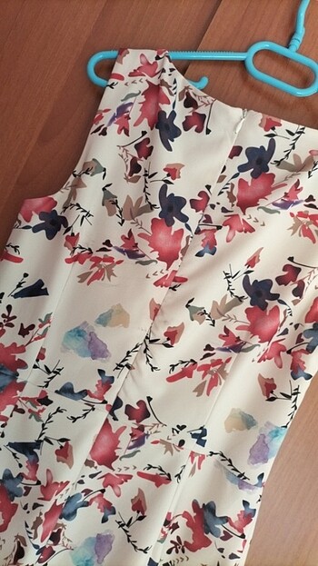 38 Beden Beyaz çiçekli mini elbise