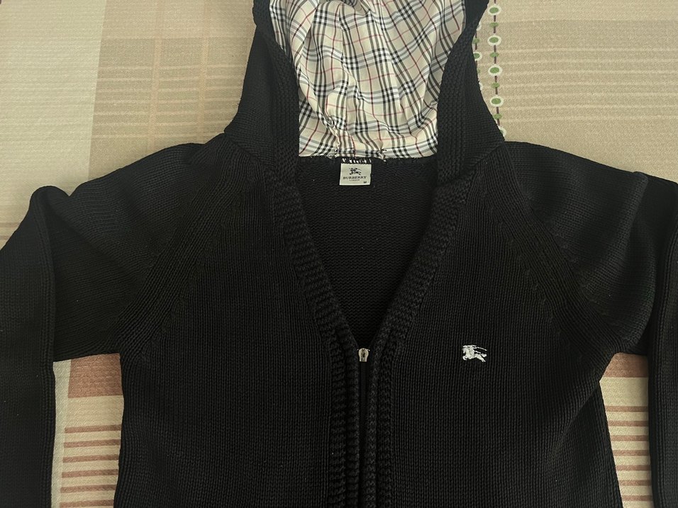 Burberry Siyah Kapüşonlu Fermuarlı Triko Hırka — görsel 2/7