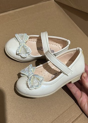 Kız Çocuk Beyaz Fiyonklu Babet Ayakkabı - Görsel 2