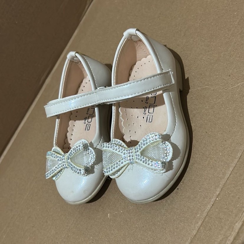 Kız Çocuk Beyaz Fiyonklu Babet Ayakkabı - Görsel 3